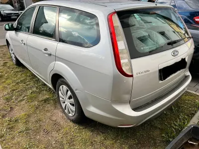 Gebraucht Ford Focus 101 PS (74 kW) 2009 Silber Kombi