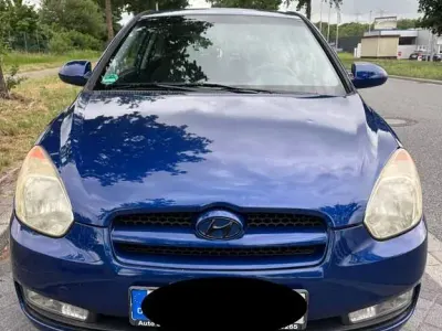 Gebraucht Hyundai Accent 97 PS (71 kW) 2006 Blau Limousine