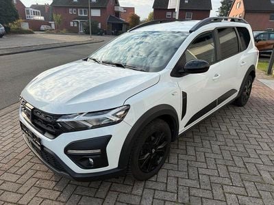Weiß Gebraucht 2022 Dacia Jogger Extreme Van / Kleinbus | 12.490 € (Guter Preis)