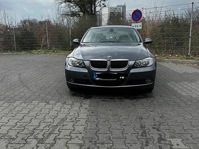 Gebraucht BMW 320 150 PS (110 kW) 2005 Grau Limousine