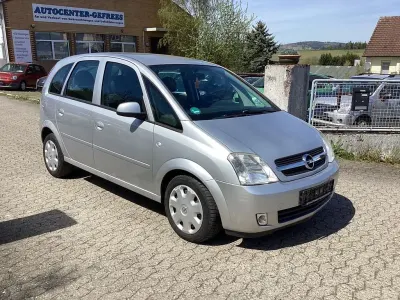Begagnad Opel Meriva Edition 101 HK (74 kW) 2005 Silver Minibuss