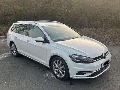Gebraucht VW Golf VII Highline 150 PS (110 kW) 2019 Weiß Kombi