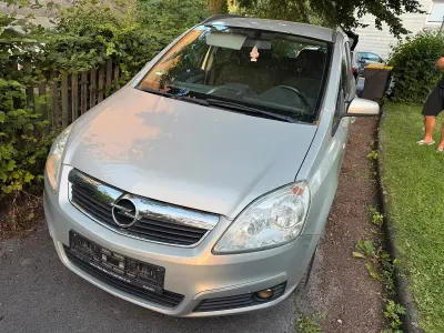 Gebraucht Opel Zafira 115 PS (84 kW) 2005 Silber Van / Kleinbus