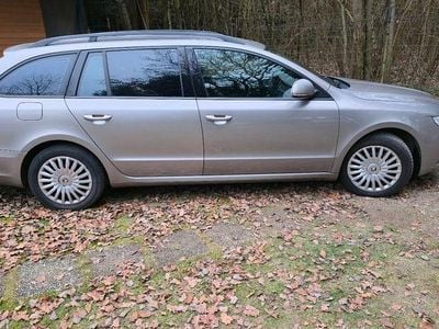Gebraucht Skoda Superb Comfort 140 PS (102 kW) 2011 Beige Kombi