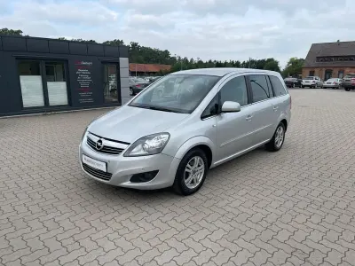 Gebraucht Opel Zafira Design Edition 116 PS (85 kW) 2011 Argonsilber/sovereign/switchblad metallic Van / Kleinbus