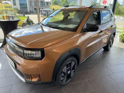 Neu Fiat Grande Panda La Prima 110 PS (80 kW) 2026 Bronze Kleinwagen