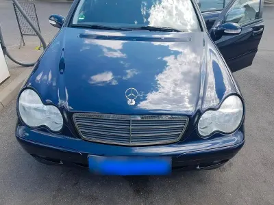 Gebraucht Mercedes C180 145 PS (106 kW) 2003 Blau Limousine