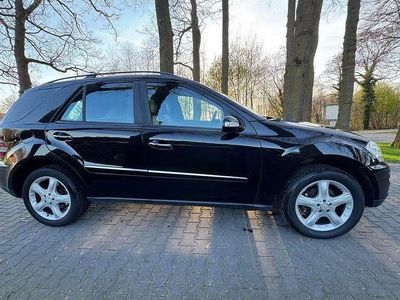 Usata Mercedes ML320 224 CV (164 kW) 2006 Nero SUV