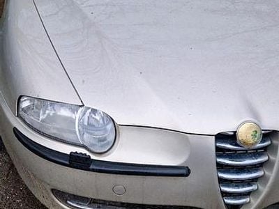 Gebraucht Alfa Romeo 147 105 PS (77 kW) 2004 Gold Kleinwagen