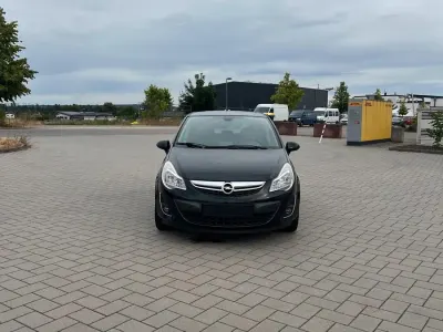 Gebraucht Opel Corsa Edition 101 PS (74 kW) 2013 Schwarz Kleinwagen