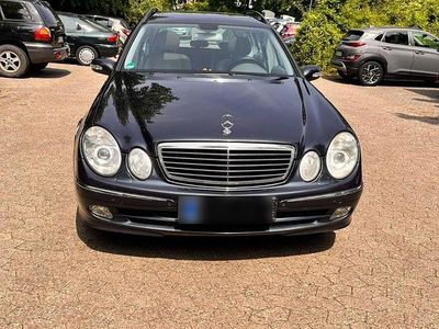 Gebraucht Mercedes E270 Avantgarde 177 PS (130 kW) 2004 Schwarz Kombi