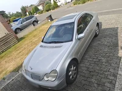 Gebraucht Mercedes C180 Elegance 129 PS (94 kW) 2001 Silber Limousine