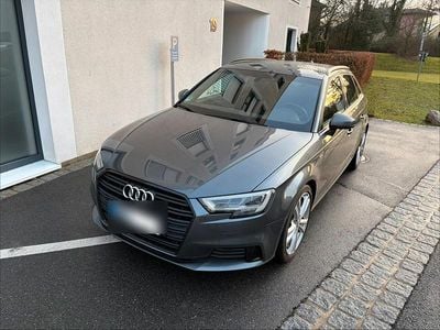 Grau Gebraucht 2020 Audi A3 Sportback S-Line Kleinwagen | 23.950 € (Fairer Preis)