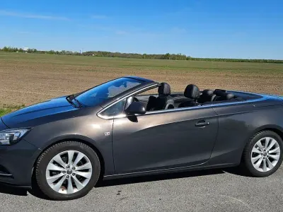 Usado Opel Cascada Innovation 170 HP (125 kW) 2014 Cinzento Cabrios