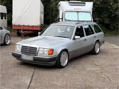 Gebraucht Mercedes 230 132 PS (97 kW) 1989 Silber Kombi