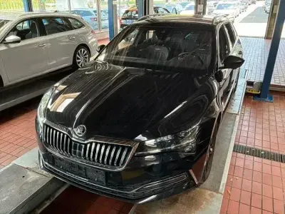Gebraucht Skoda Superb LAURIN & KLEMENT 200 PS (147 kW) 2023 Schwarz Kombi
