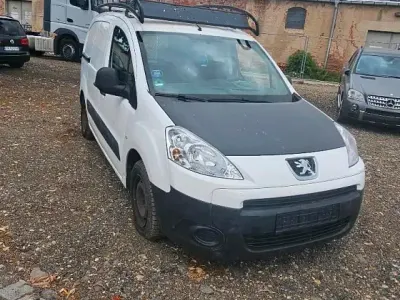 Gebraucht Peugeot Partner 90 PS (66 kW) 2011 Weiß