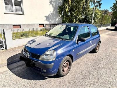 Second-hand Renault Clio II 58 CP (42 kW) 2003 Albastru Hatchback