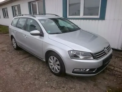 Gebraucht VW Passat 105 PS (77 kW) 2011 Silber Kombi