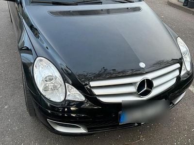 Mercedes R320