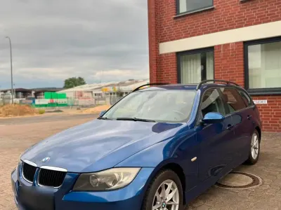 Gebraucht BMW 318 129 PS (94 kW) 2007 Blau Kombi