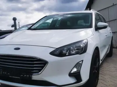 Gebraucht Ford Focus Cool & Connect 120 PS (88 kW) 2020 Weiß Kombi