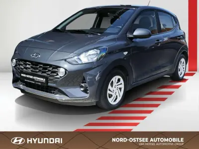 Gebraucht Hyundai i10 Select 67 PS (49 kW) 2023 Grau Kleinwagen