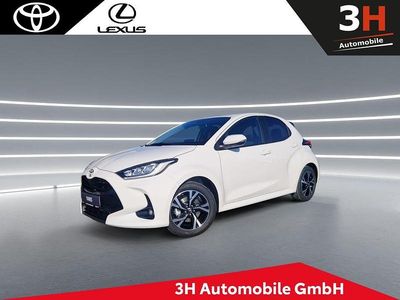 Neu Toyota Yaris Hybrid Business Edition 116 PS (85 kW) 2025 Weiß Limousine
