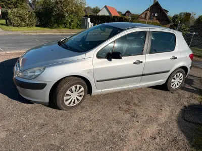 Gebraucht Peugeot 307 110 PS (80 kW) 2004 Silber Limousine