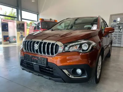 Gebraucht Suzuki SX4 Comfort 111 PS (81 kW) 2016 Canyon brown pearl metallic Limousine