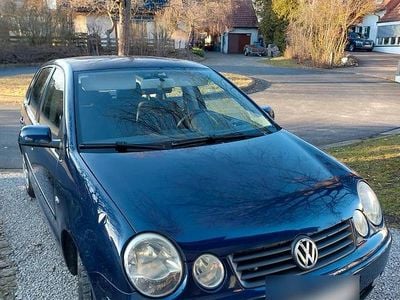 Gebraucht VW Polo 75 PS (55 kW) 2004 Blau Kleinwagen