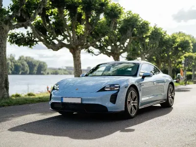 Gebraucht Porsche Taycan GTS 439 kW (598 PS) 2022 Blau Limousine