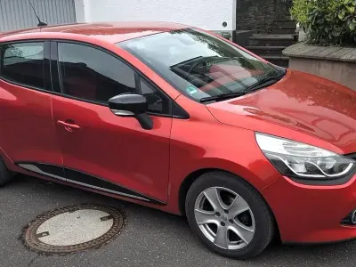 Brugt Renault Clio IV Luxe 90 HK (66 kW) 2013 Rød Sedan