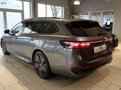 Gebraucht VW Passat R-line 193 PS (141 kW) 2025 Grau Kombi