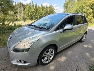 Gebraucht Peugeot 5008 Family 156 PS (114 kW) 2012 Silber Van / Kleinbus
