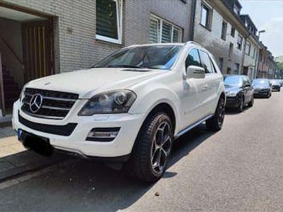 Weiß Gebraucht 2010 Mercedes ML350 Edition SUV | 10.000 € (Etwas zu teuer)