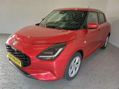 Neu Suzuki Swift GL 83 PS (61 kW) 2025 Burning red pearl metallic / s Kleinwagen