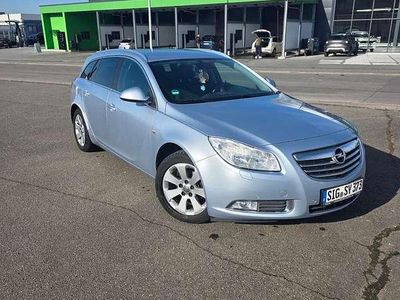 Gebraucht Opel Insignia Edition 131 PS (96 kW) 2013 Grau Kombi