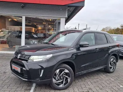 Neu Suzuki Vitara Comfort+ 116 PS (85 kW) 2025 Schwarz SUV