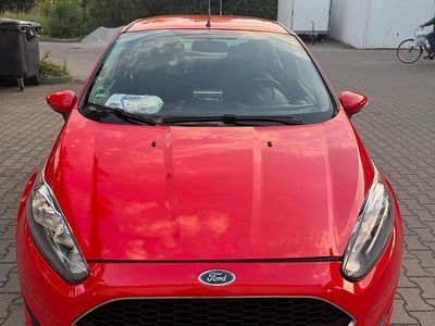 Gebraucht Ford Fiesta 82 PS (60 kW) 2017 Rot Kleinwagen
