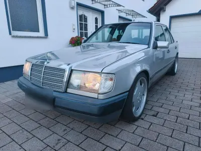 Gebraucht Mercedes E260 160 PS (117 kW) 1988 Silber Limousine