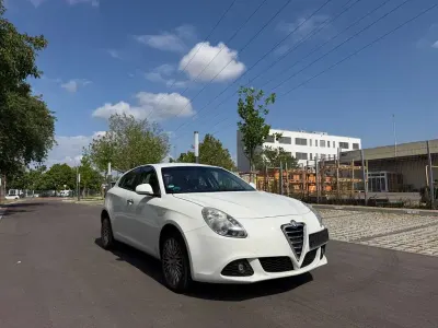 Gebraucht Alfa Romeo Giulietta Turismo 170 PS (125 kW) 2012 Weiß Kleinwagen