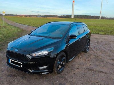 Schwarz Gebraucht 2018 Ford Focus ST-Line Kombi | 13.500 € (Etwas zu teuer)