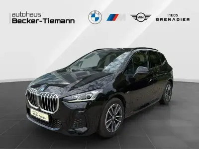 Gebraucht BMW 223 Active Tourer M Sport 197 PS (144 kW) 2025 Saphirschwarz Van / Kleinbus