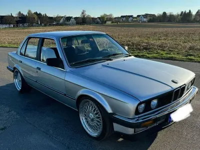 Gebraucht BMW 324 Performance 117 PS (86 kW) 1986 Silber Limousine