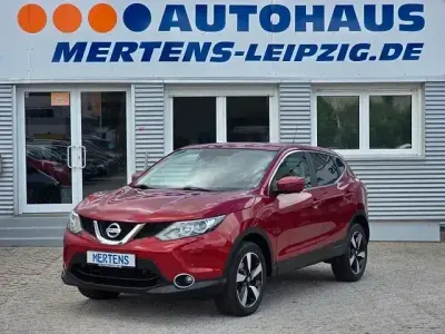 Gebraucht Nissan Qashqai 360º 163 PS (119 kW) 2015 Rot SUV