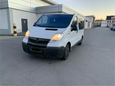 Gebraucht Opel Vivaro 114 PS (83 kW) 2009 Weiß Van / Kleinbus