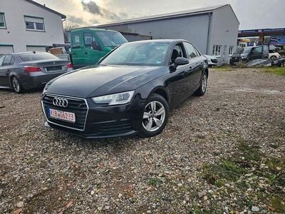 Schwarz Gebraucht 2016 Audi A4 Basis Limousine | 11.999 €