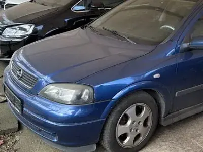 Gebraucht Opel Astra Sport 84 PS (61 kW) 2003 Blau Limousine