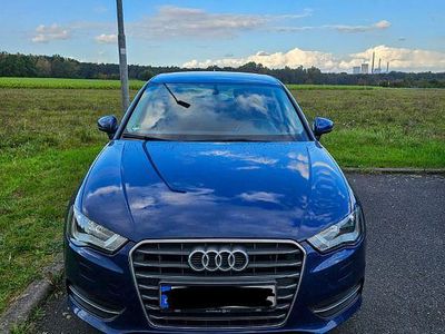 Gebraucht Audi A3 Attraction 110 PS (80 kW) 2014 Blau Limousine